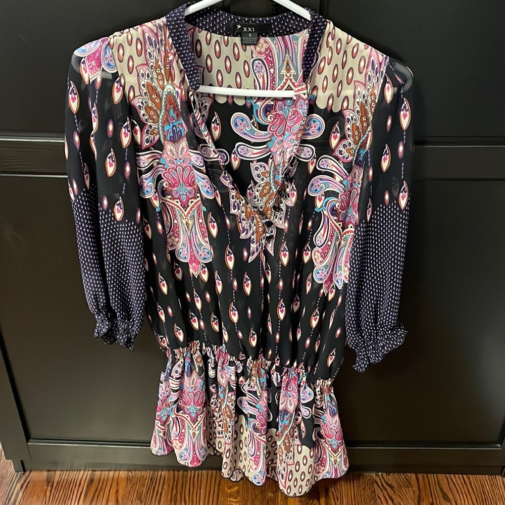 NWOT sheer XXI womens blouse size S.flowy with elastic gathering on sleeve&waist